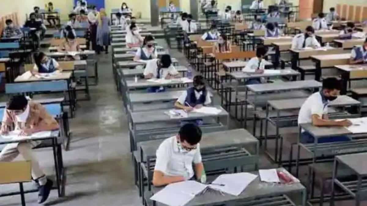 In Indian state Maharashtra’s Class 10 board exams, 43-year-old father clears papers while son flunks In Indian state Maharashtra’s Class 10 board exams, 43-year-old father clears papers while son flunks