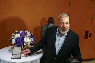 Russian journalist sells Nobel Peace Prize for $103.5 million to help Ukrainian children