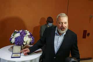 Russian journalist sells Nobel Peace Prize for $103.5 million to help Ukrainian children
