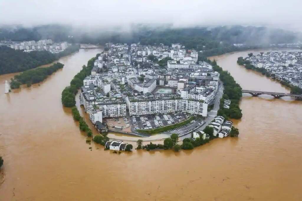 Close to half a million people displaced as Rainstorms, floods batter Southern China