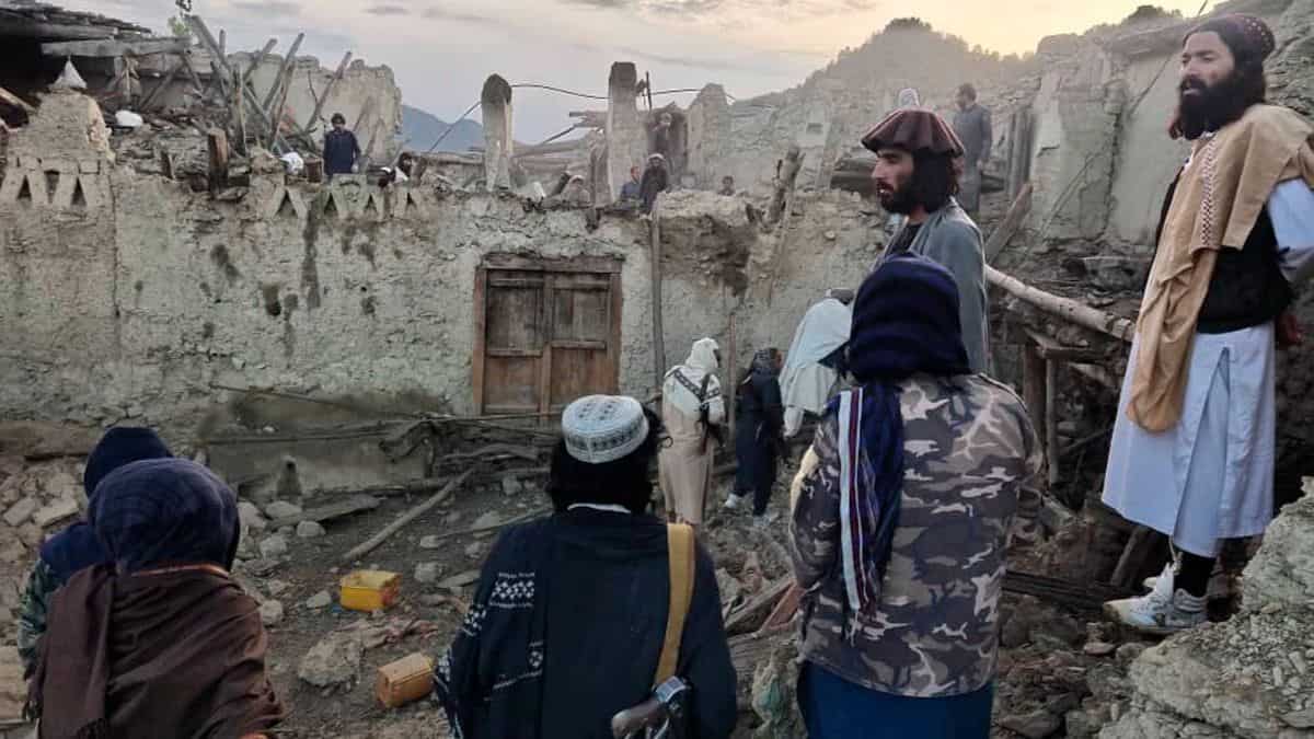 'People are digging grave after grave'