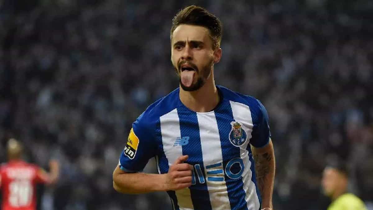Arsenal sign Porto midfielder Fabio Vieira on a long-term contract