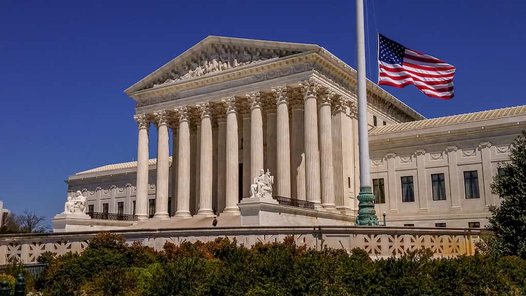 Scotus throws out New York gun laws