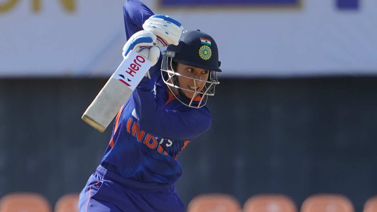 'No petrol but still came to see': Sri Lankan fan's banner for India's Smriti Mandhana goes viral in 2nd T20I 'No petrol but still came to see': Sri Lankan fan's banner for India's Smriti Mandhana goes viral in 2nd T20I