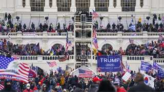 Poll shows a quarter of Americans open to taking up arms against government