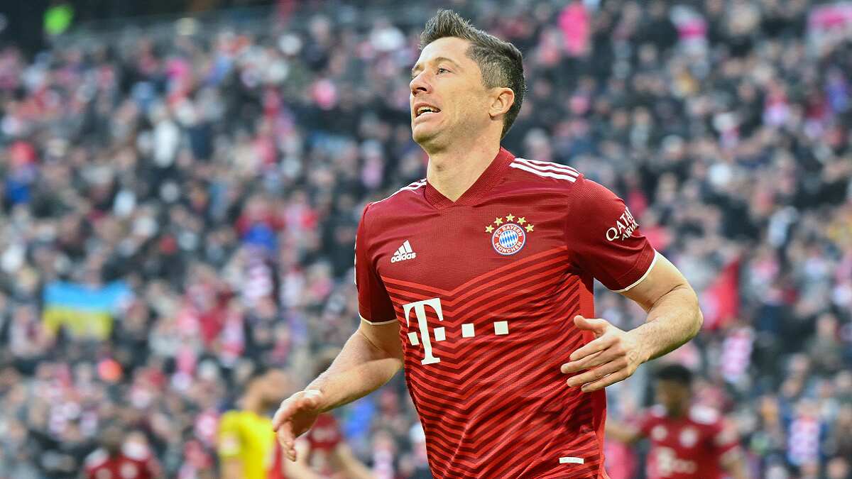 Robert Lewandowski's move to Barcelona in doubt after Bayern Munich increase asking price for star striker