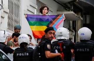Turkiye police detain pride march demonstrators in Istanbul