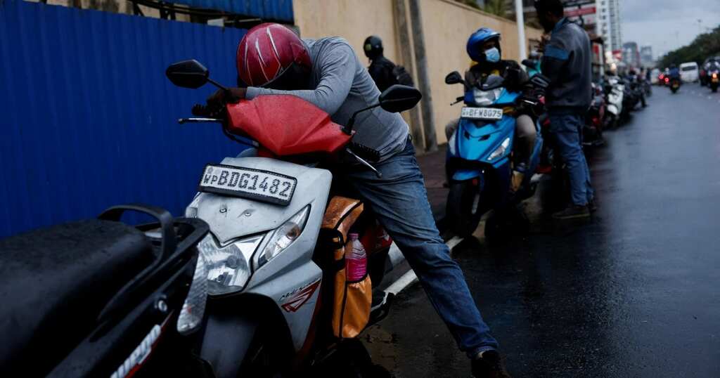 Sri Lanka struggles to get fresh oil supplies, left with only 2-day of oil stocks