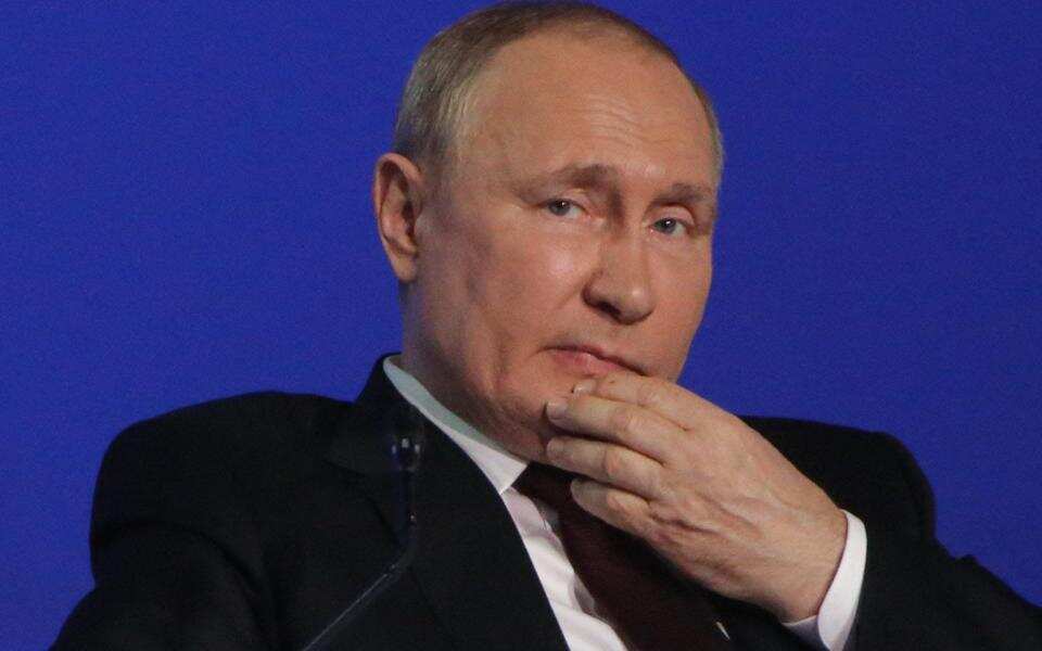 Russia defaults on sovereign debt: Kremlin calls it a 'farce'