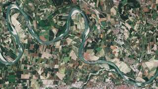 Before and after satellite images show how Italy's Po river shrunk between 2020 and 2022