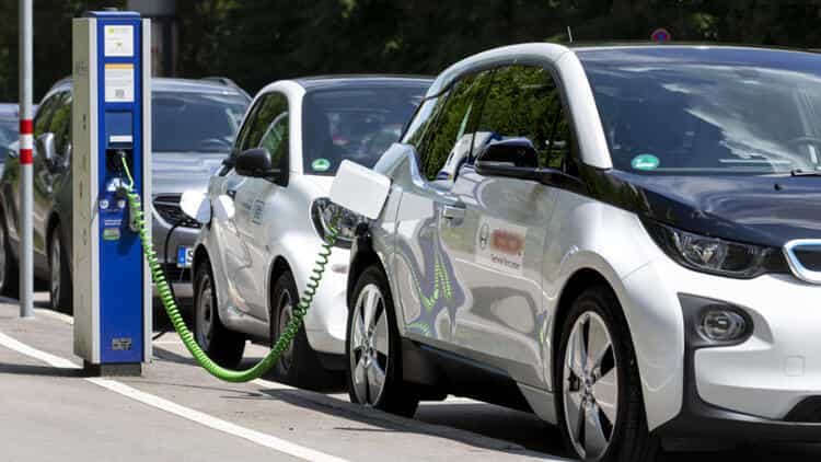 EU's news climate policies: Ban on cars with combustion engine by 2035