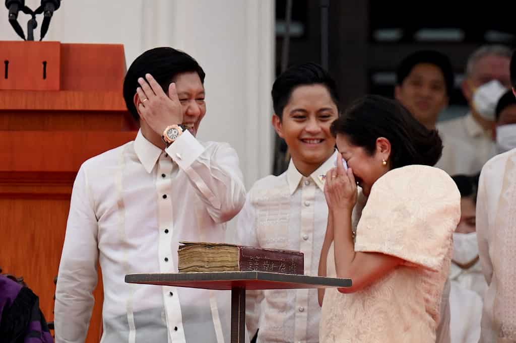 Marcos Jr. and his wife Louise break down after being sworn in