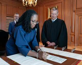 Ketanji Brown Jackson sworn in, becomes first Black woman on US Supreme Court