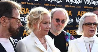 Iconic pop group ABBA reunite after 40 long years, 'hail a cab' post-performance