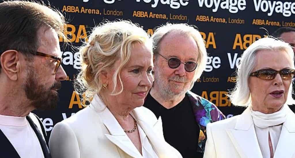 Iconic pop group ABBA reunite after 40 long years, 'hail a cab' post-performance