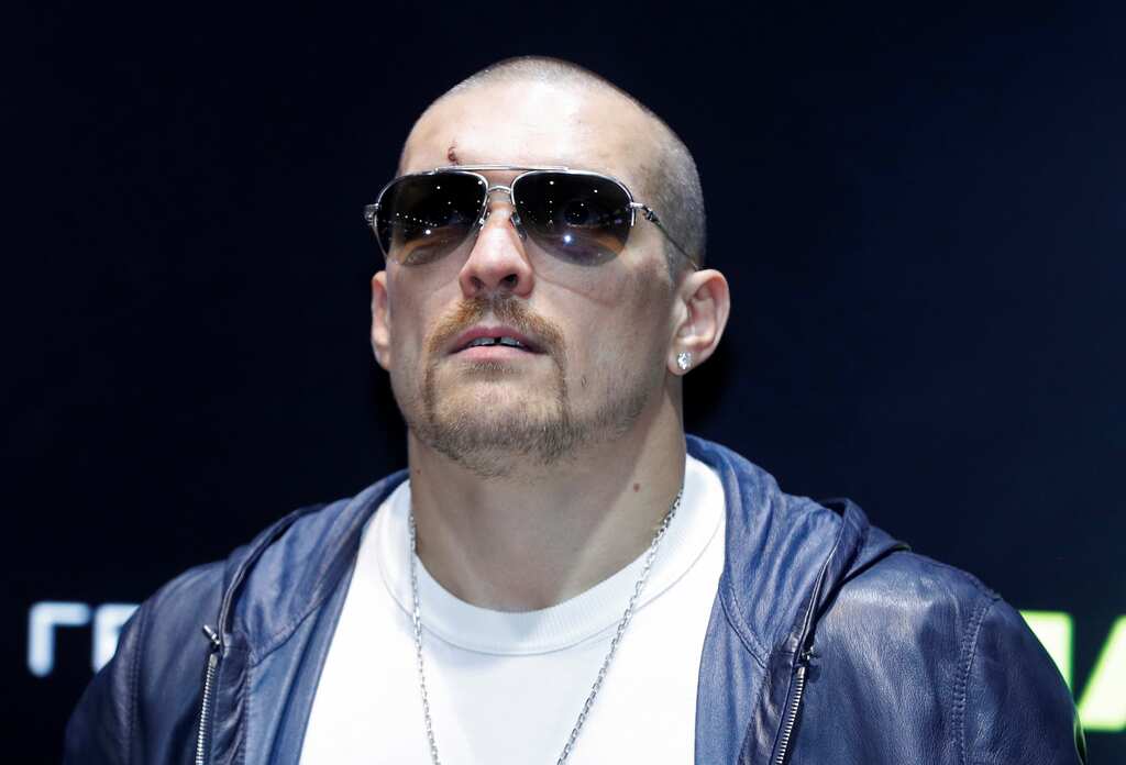 Ukraine boxer Oleksandr Usyk handcuffed at Poland airport, Zelensky criticises incident