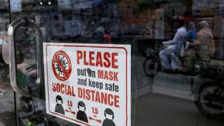 Pakistan orders masks on domestic flights as COVID-19 numbers rise