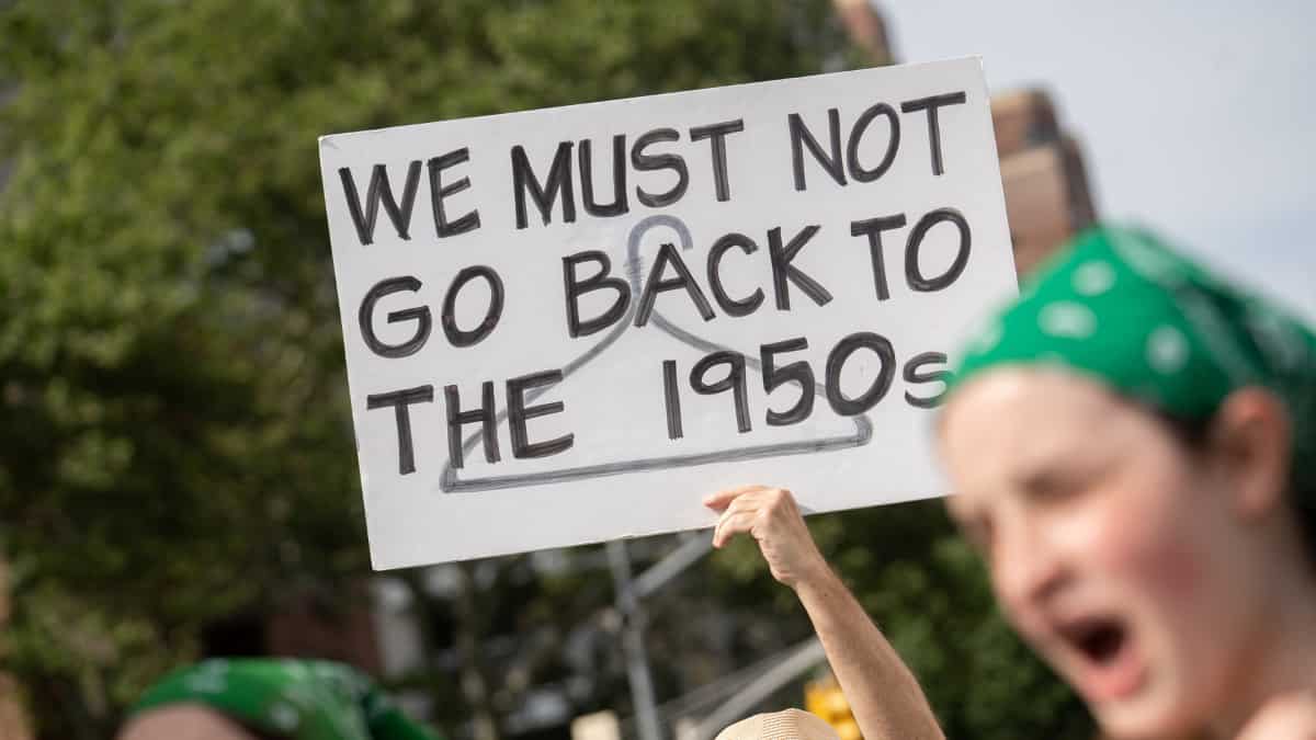 Texas Supreme Court allows abortion ban to go into effect Texas Supreme Court allows abortion ban to go into effect