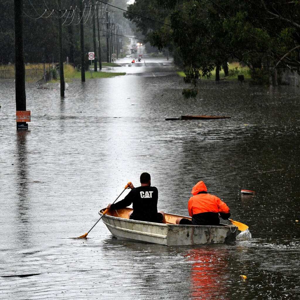 Australia: Defence forces put on standby after a flood alert sounded along the Nepean River
