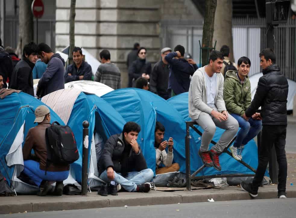 France: Asylum seekers struggle to receive residence permit