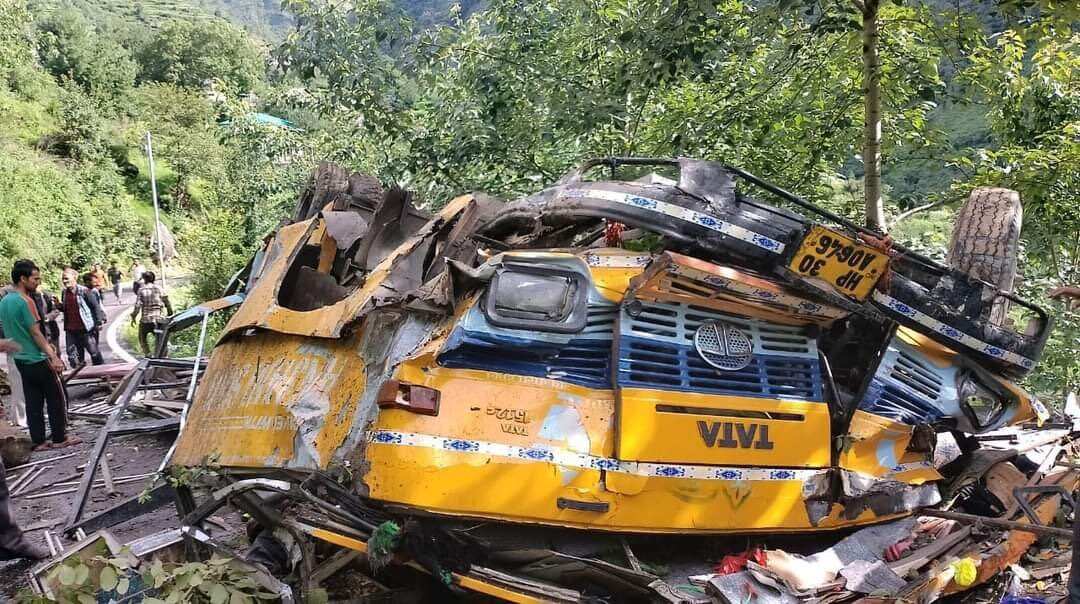 India: 16 including school students killed as bus falls into gorge in Himachal Pradesh's Kullu India: 16 including school students killed as bus falls into gorge in Himachal Pradesh's Kullu