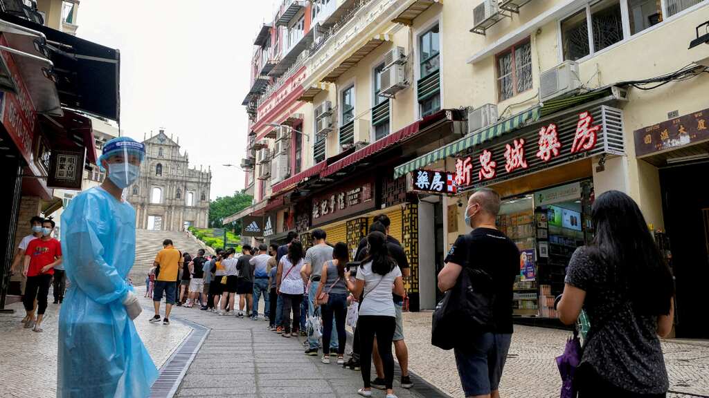 Covid-19: Macau outbreak hits more than 900 as infections spread