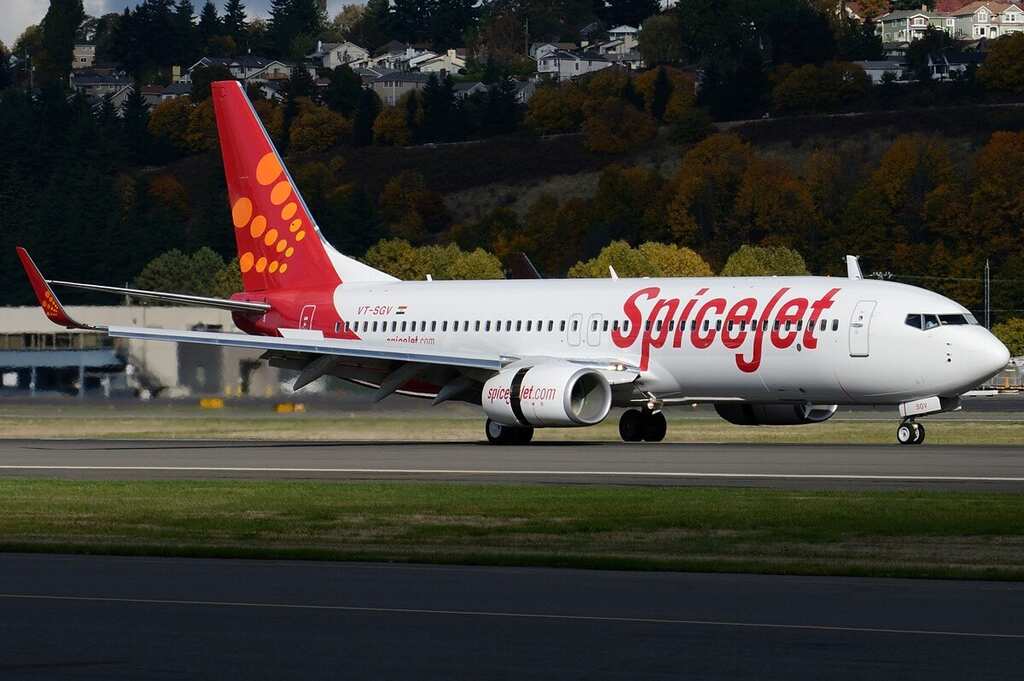 Spicejet Boeing 737 makes emergency landing in Karachi due to technical fault