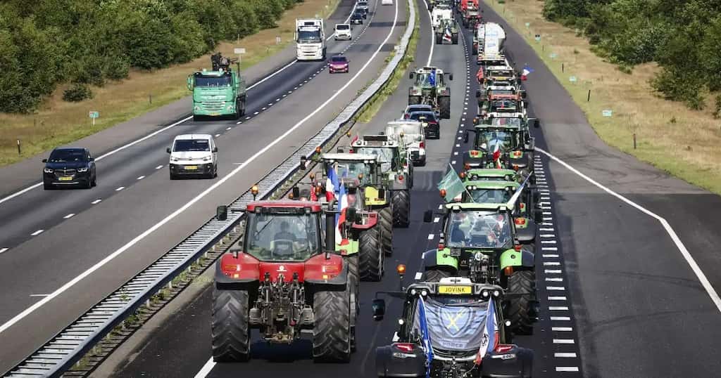 WION Climate Tracker | Netherlands' push to curb emissions | Dutch farmers burn haystack on roads