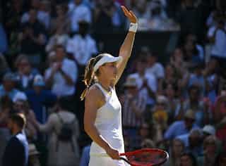 Clinical Elena Rybakina eases past Simona Halep to reach Wimbledon final