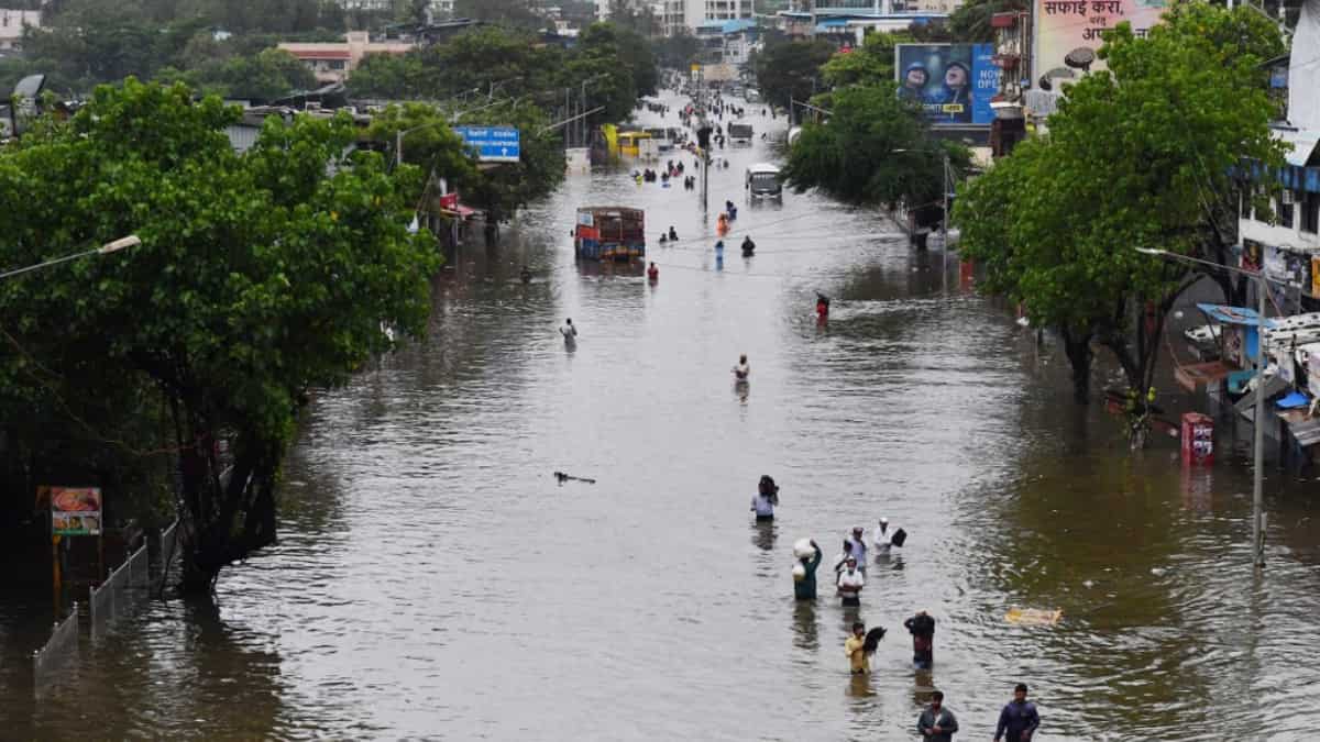 Mumbai flood: India Meteorological Department issues red alert for further rain Mumbai flood: India Meteorological Department issues red alert for further rain