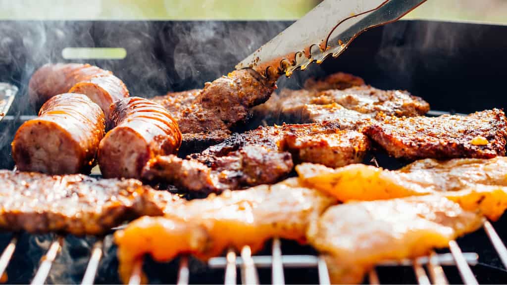 Researchers detect microplastics in meat, milk and blood of farm animals
