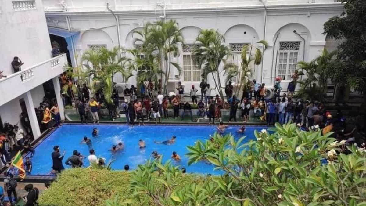 Watch | Sri Lanka economic crisis: Protesters swim in President Gotabaya Rajapaksa's pool Watch | Sri Lanka economic crisis: Protesters swim in President Gotabaya Rajapaksa's pool