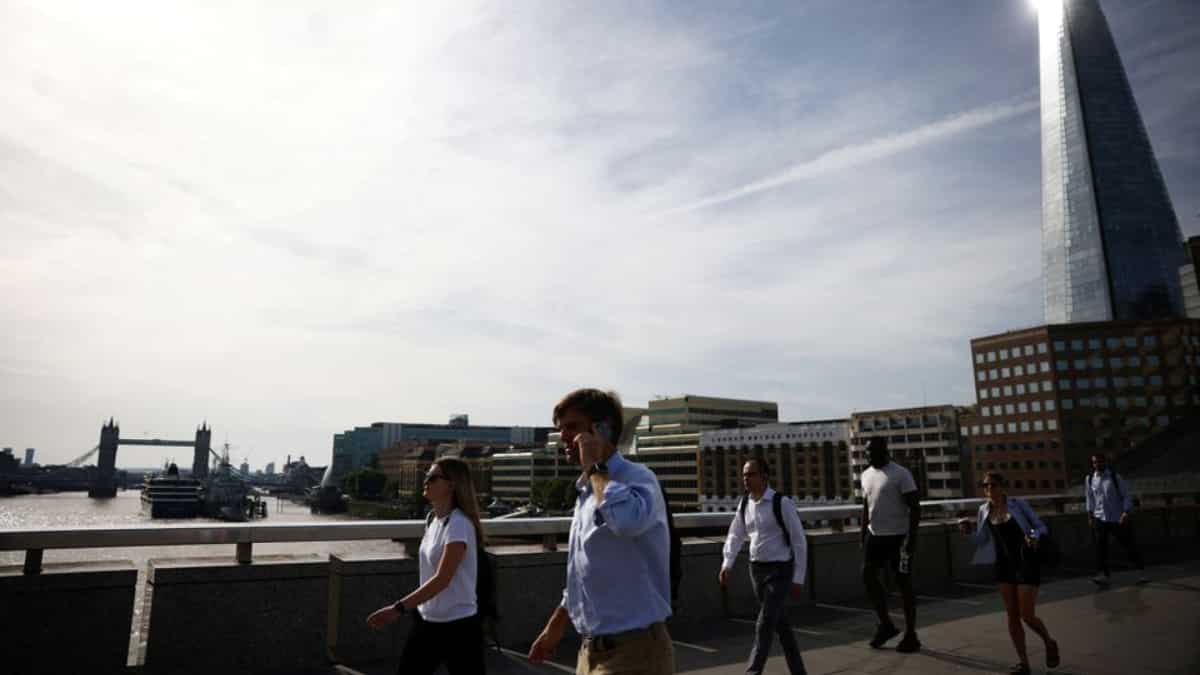 'Danger to life': Rare 'extreme heat' issued in UK as temperatures soar 'Danger to life': Rare 'extreme heat' issued in UK as temperatures soar