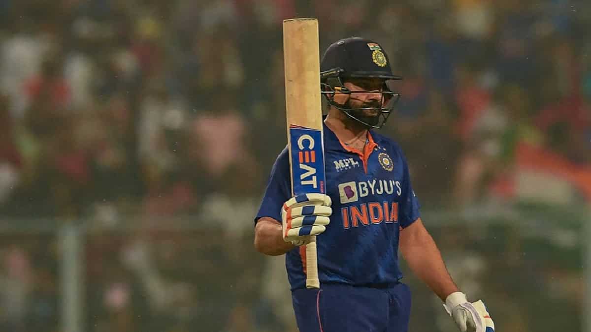 ENG vs IND: Rohit Sharma visits 6-year-old young girl who was hit by Hitman's six in 1st ODI