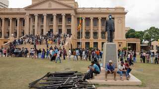 Sri Lanka: Protesters await Rajapaksa’s resignation after fleeing