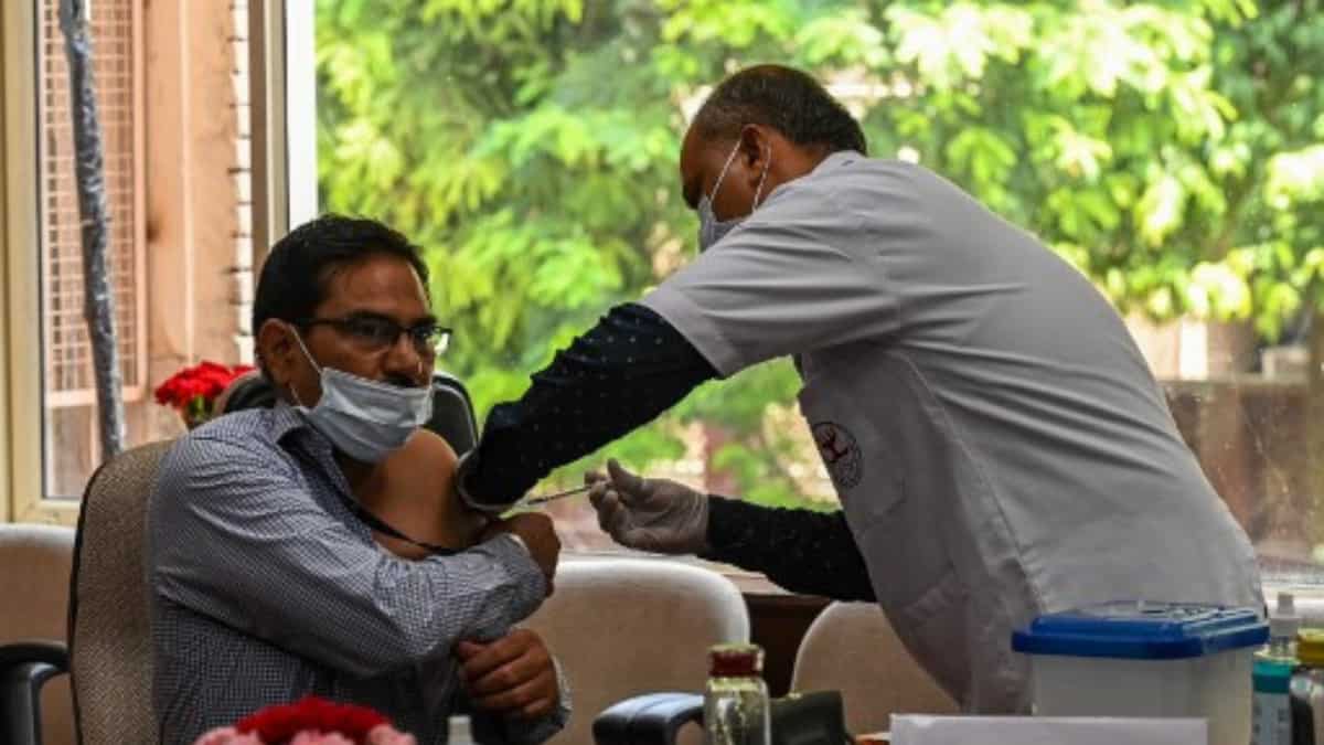 Indian government commemorates 75th independence day with 75 days of free Covid precaution dose