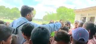 Watch: Teacher consoles his students who weep uncontrollably after his transfer; netizens tear up