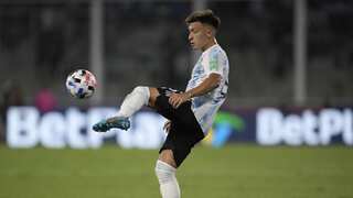 Lisandro Martinez to Manchester United confirmed as club agrees deal with Ajax to sign Argentine defender