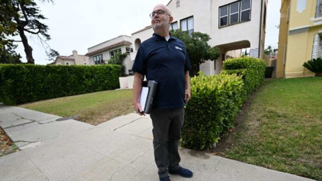 ‘Water police’ patrol the streets of drought-hit Los Angeles, authorities implement water restrictions