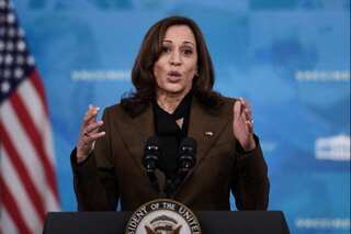 US: Bus carrying migrants arrives outside Kamala Harris' residence again