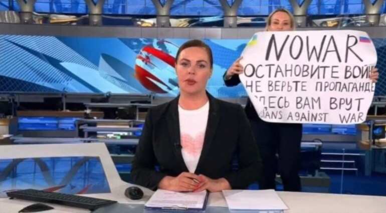 Russian journalist Ovsyannikova who staged TV protest over Ukraine war briefly detained