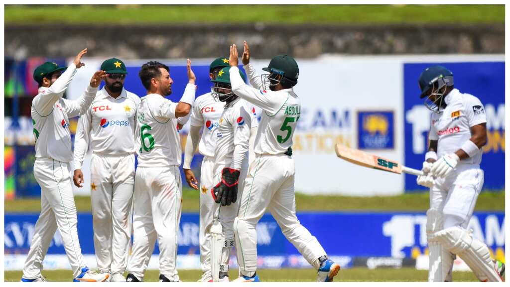 UNBELIEVABLE! Yasir replicates Shane Warne's 'Ball of the Century' to outfox Mendis in Galle Test - WATCH