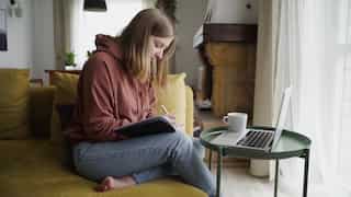 COVID-19: Australian government encourages people to 'work from home'