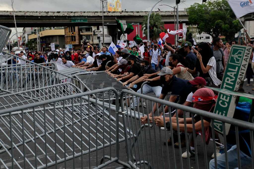 Protests and street blockades against soaring prices in Panama