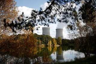 Warming rivers threaten nuclear plants and already tight power supply 