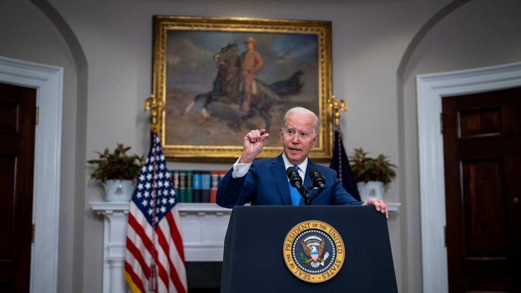 EU tweaks sanctions on Russia; The US to provide more aid to Ukraine