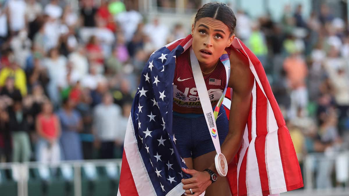 Sydney McLaughlin shatters her own 400 metres hurdles world record to clinch gold at World Championships Sydney McLaughlin shatters her own 400 metres hurdles world record to clinch gold at World Championships