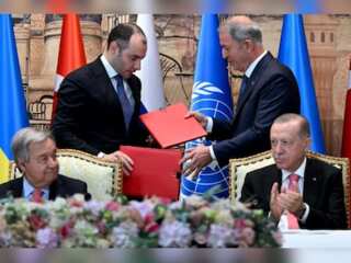 Ukraine & Russia seal grain deal, American leaders welcome the deal