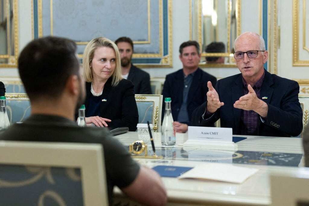 US officials meet Ukraine President Zelensky in Kyiv; Russia intensifies shelling in Kharkiv