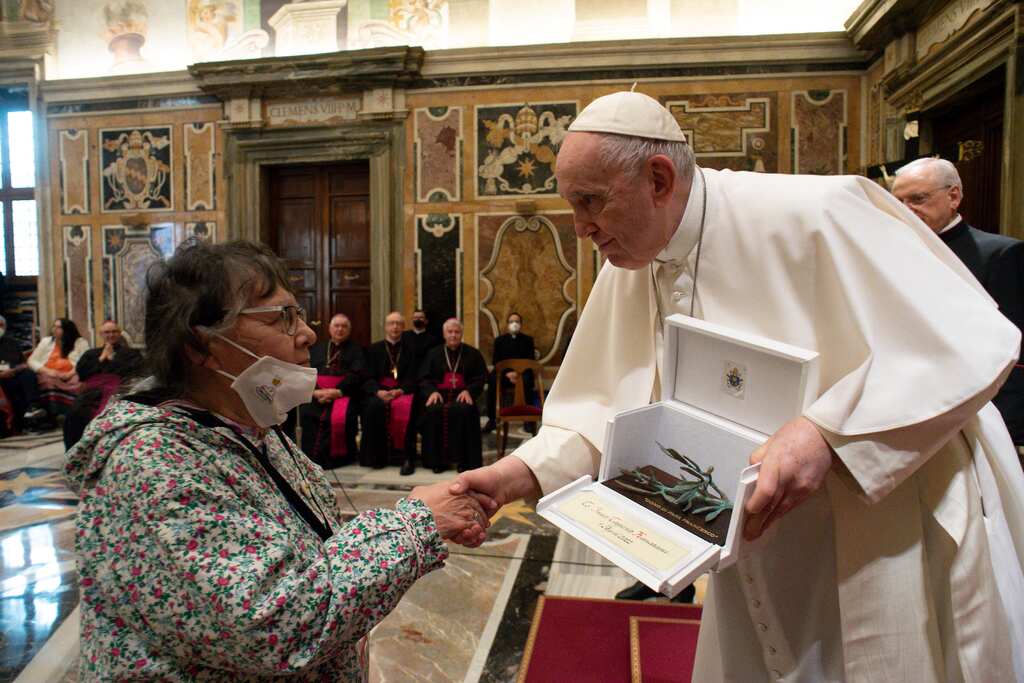 Pope takes off for visit to Canada to address a crowd of 15,000 people